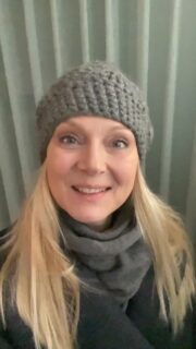 Glædelig jul til jer allesammen ❤️🤍❤️
Alle ledige tider for julen og nytår ligger på online bookingen! 
Kh. Anja
.
.
.
#japansklifting #kosmetolog #kbhk #godjul #metime jul