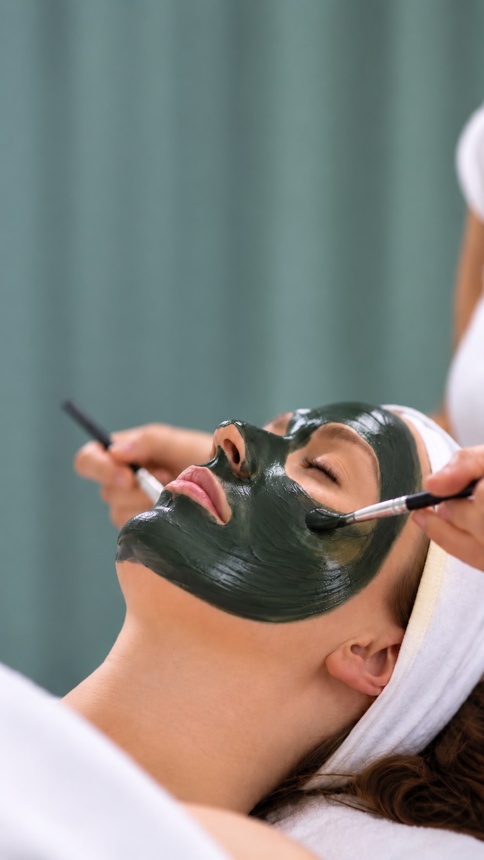 JAPANSK LIFTING I KØBENHAVN – 20 % EFTERÅRSPRIS 🍂

Oplev 75 minutters Japansk Lifting med fokus på naturlig glød, et friskere udtryk og dyb afslapning 🤍

Behandlingen kombinerer forskellige massageteknikker og akupressur med arbejde omkring ansigtets muskler, bindevæv og lymfe. Det stimulerer cirkulationen, løsner spændinger og giver ansigtet et friskere og mere levende udtryk.

Her er tiden din. Ingen andre kunder eller behandlere – kun ro, nærvær og fuldt fokus på dig, mens behandlingen samtidig giver en dejlig følelse af ro i kroppen 🤍

20 % efterårspris i september & oktober
75 min. · kr. 700,-
Normalpris kr. 875,-

📍 AM Beauty & Care · København K

Book Japansk Lifting 75 min. og skriv “EFTERÅR” i noten ved booking – så tilpasses prisen i klinikken 🤍

.
.
.
.
#japansklifting #ansigtsbehandling #kosmetologkøbenhavn #holistiskhudpleje #københavn